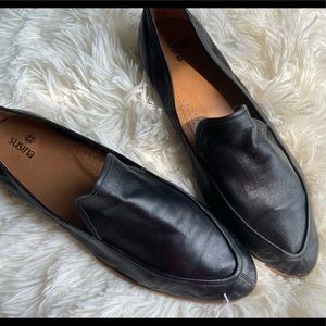 9W Susina Black Leather Loafer
